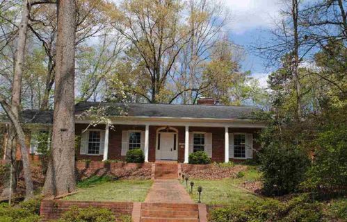 335 Woodland Way