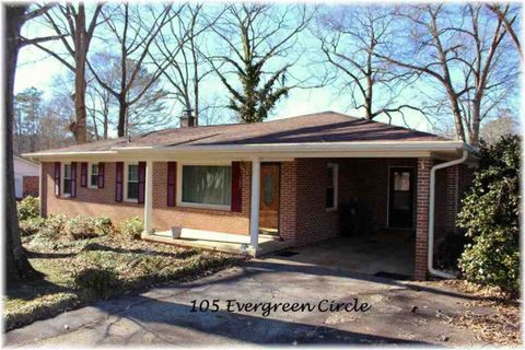 105 Evergreen Circle sold home in Echo Valley, Seneca, SC