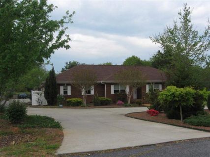 105 Old Oak Trail