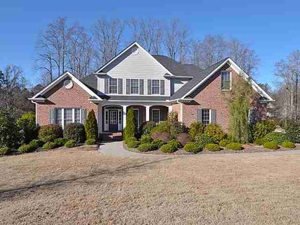 604 Pinehollow Drive