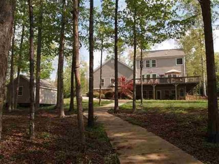 1124 Bay Drive