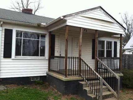 303 N Gossett Street