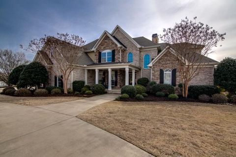 18 Great Lawn Drive