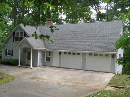 523 Broadwater Circle