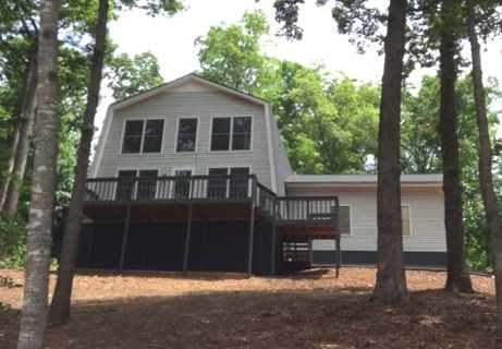 2082 Centerville Road