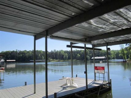826 Lakeshore Road