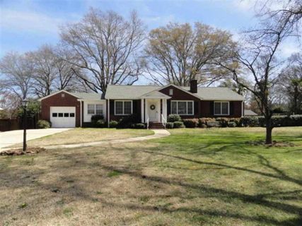 1900 Boulevard Heights