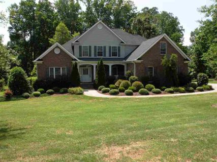 604 Pinehollow Drive