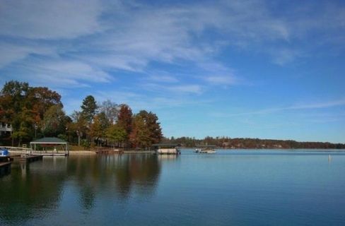 213 Oak Hollow Court sold home in South Oak Point, Seneca, SC