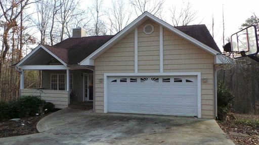 128 Lake Place