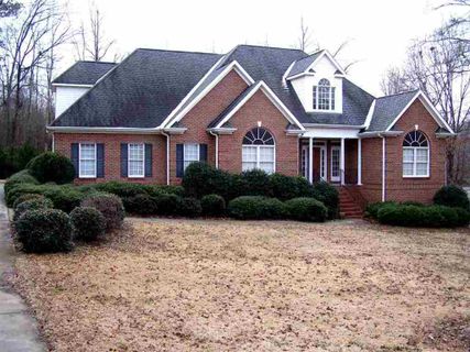 612 Pinehollow Drive