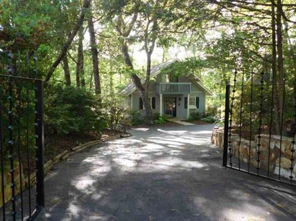 641 N Lake Drive