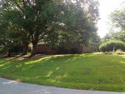 408 E Springwood Drive