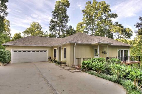 100 Evergreen Court