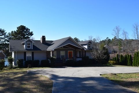 218 Petty Road sold home in Elrod Sound, Seneca, SC