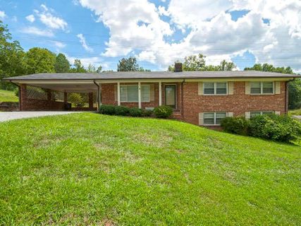 400 Maple Avenue sold home in Northwoods, Seneca, SC