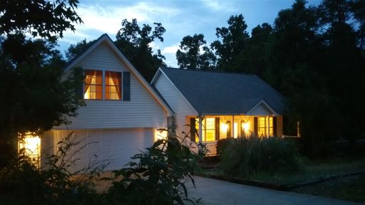1101 Hunters Trail