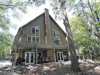 1126 Pinelake Drive
