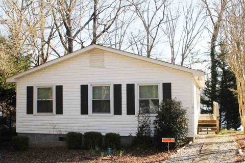 1010 Pinelake Drive