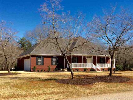 101 Charter Oak Drive DEEDED BOAT SLIP!