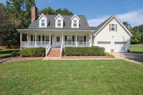 102 Hidden Creek Drive