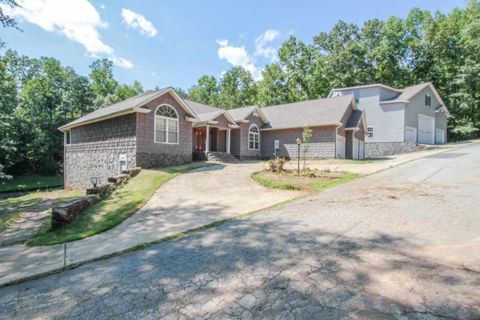 110 Poplar Pointe