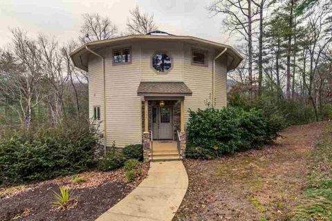 124 Oolenoy Court