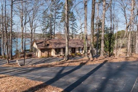 300 Lakeside Drive sold home in Lakeside Estate, Seneca, SC