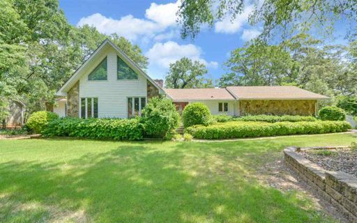 230 Knox Bridge Crossing sold home in Knox Bridge Crossing, Lavonia, GA