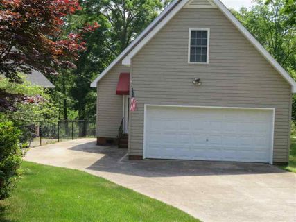 133 Fields Avenue