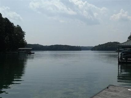 122 Woods Drive LAKE KEOWEE BOAT SLIP AND