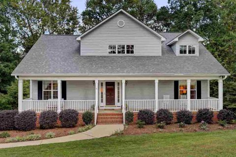 16 Monroe Court