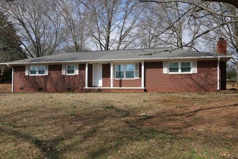 140 Bruce Boulevard