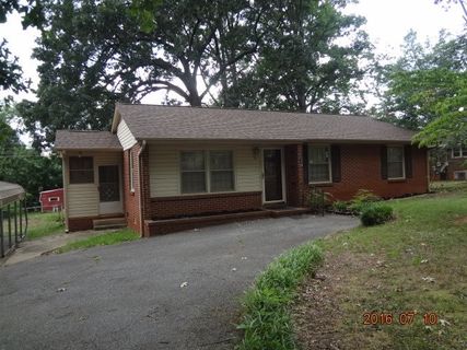 3216 Howland Drive