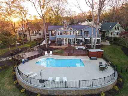 311 Harbor Drive