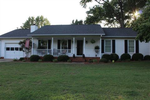 407 Old Colony Road