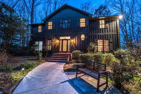 1404 Hunters Trail