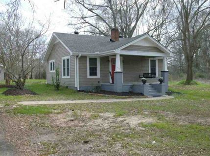 827 River Street sold home in No Subdivision, Belton, SC