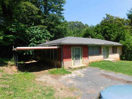 1202 Garden Circle