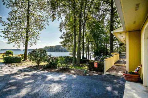 310 Lakeside Drive sold home in Lakeside Estate, Seneca, SC