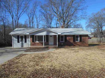 204 Evergreen Circle sold home in Echo Valley, Seneca, SC