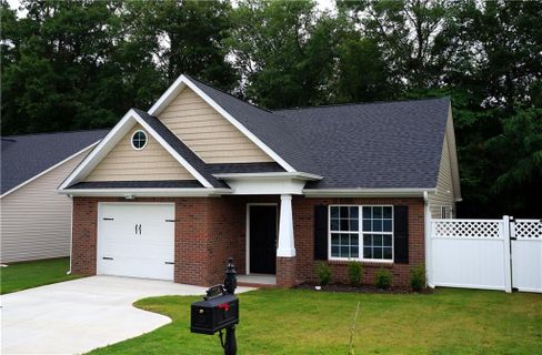102 Abigail Lane
