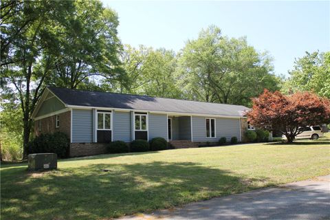 42 Madison Court