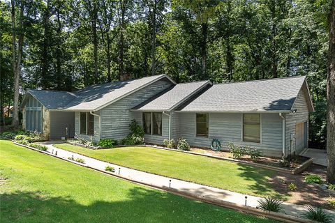 104 Warrington Drive