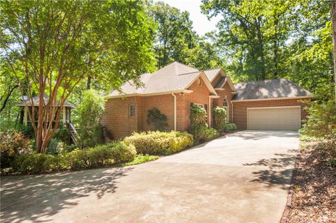 112 S Oak Pointe Drive sold home in South Oak Point, Seneca, SC