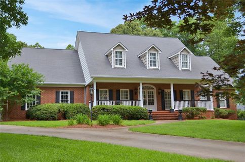 212 Oakmont Drive