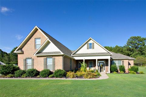 211 Vinings Crossing