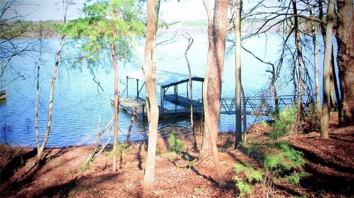 1316 Hunters Trail