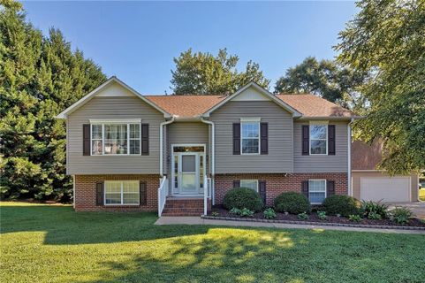 1201 Wellwood Drive