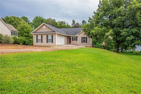102 N Windy Point sold home in Windy Point, Townville, SC
